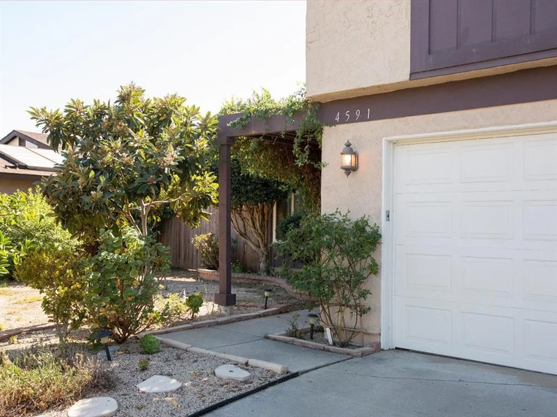 4591 Jamboree St, Oceanside, CA 92057