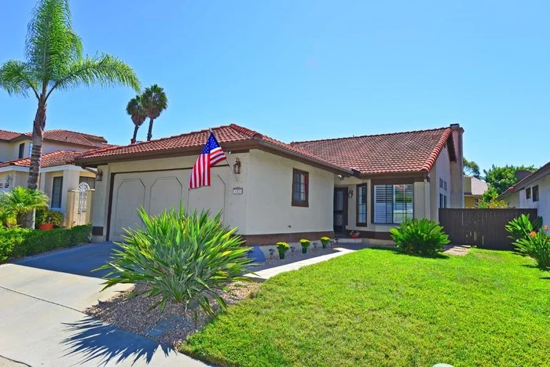 11821 Caminito Ryone, San Diego, CA 92128