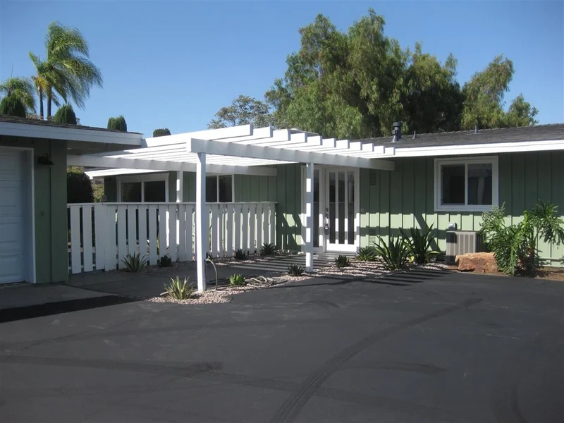 2719 Circle Dr, Escondido, CA 92029