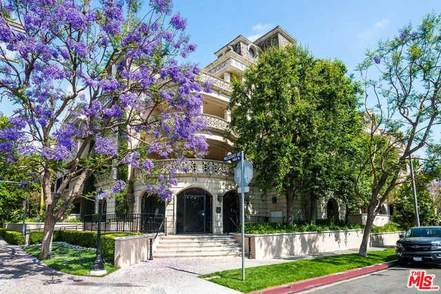 850 N Croft Avenue 304, Los Angeles, CA 90069
