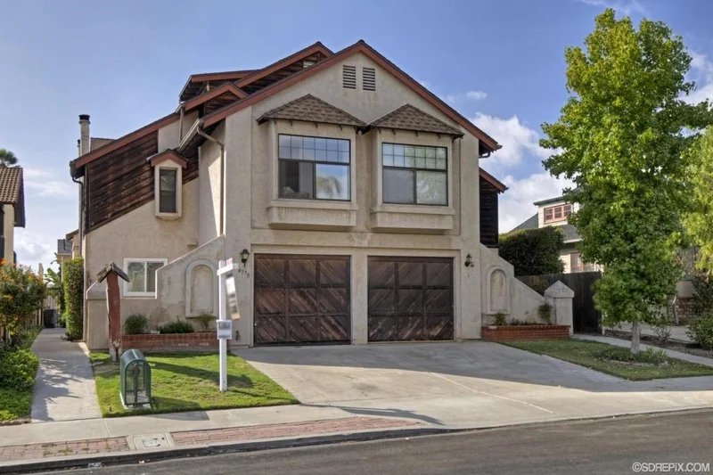 4570 50th #2, San Diego, CA 92115