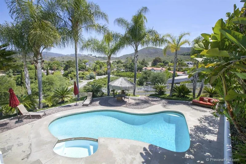 2259 Lone Oak Lane, Vista, CA 92084