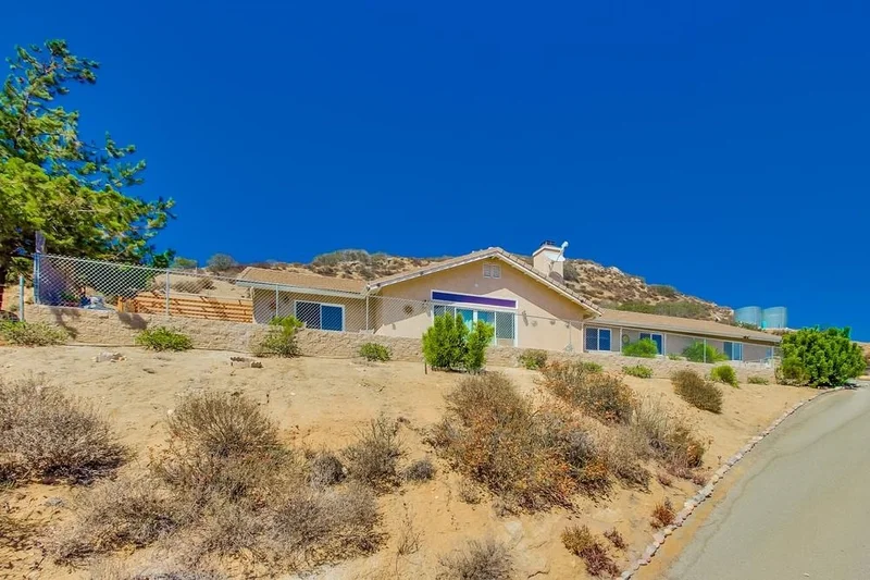1002 Willson, El Cajon, CA 92019