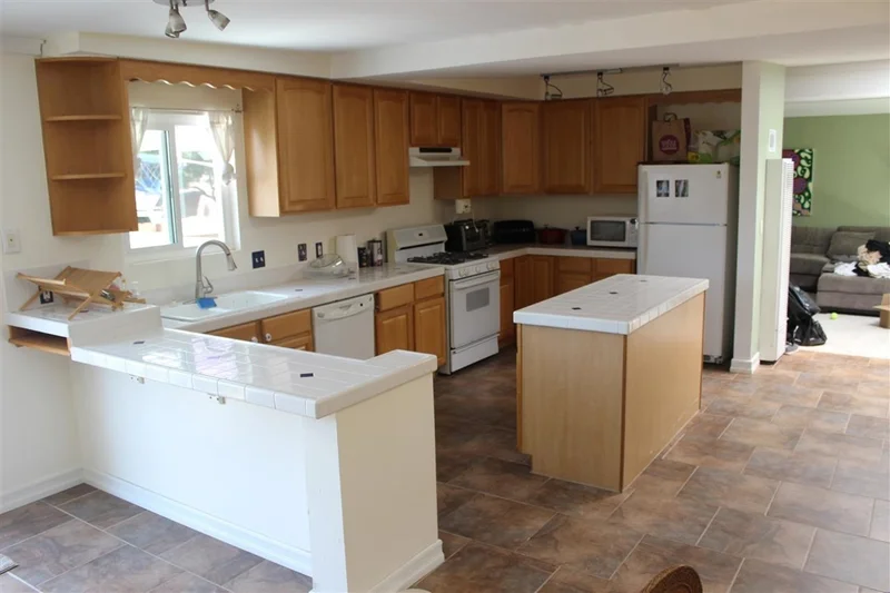 5194 Dubois, San Diego, CA 92117