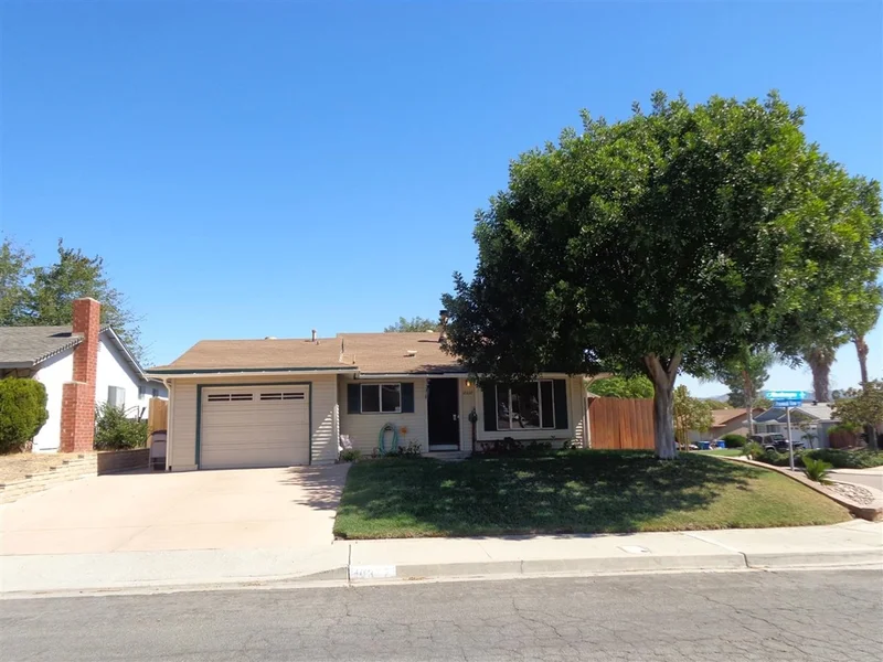10337 Woodwayne Dr, Santee, CA 92071