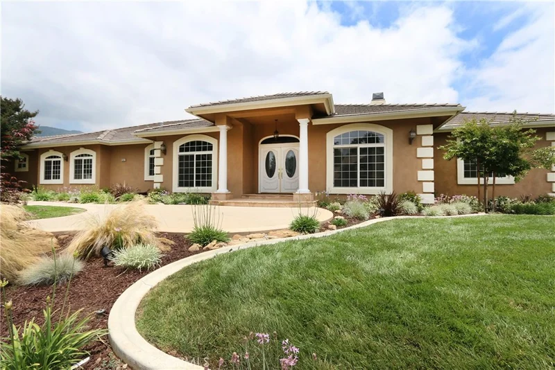 10367 Walnut Grove, Yucaipa, CA 92399