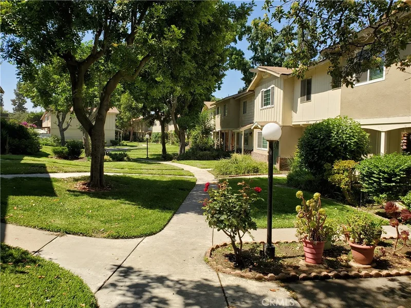 628 Lee, Azusa, CA 91702