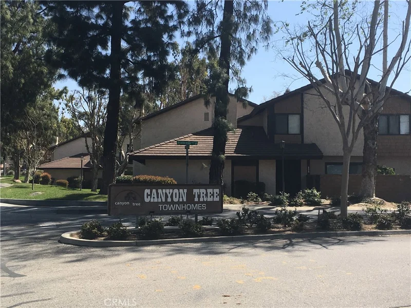 871 Via Sierra Nevada, Riverside, CA 92507