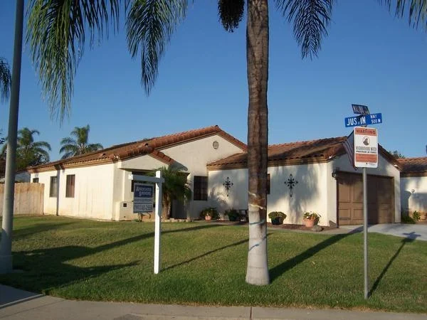 2742 Malibu Pl., Escondido, CA 92027