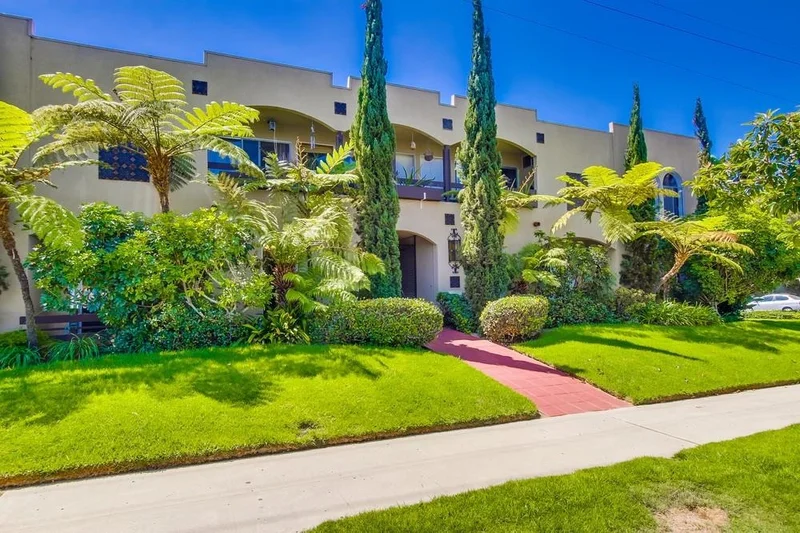 4130 Haines #9A, San Diego, CA 92109