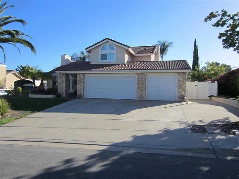 8846 Ridgeton Ct, Lakeside, CA 92040