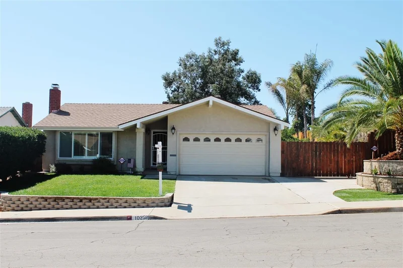 10258 Carreta, Santee, CA 92071