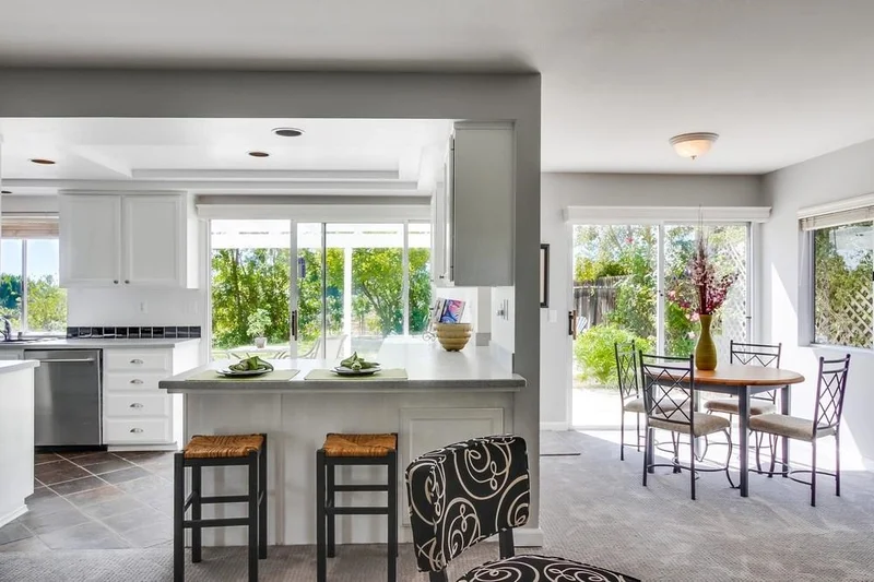 6294 Via Regla, San Diego, CA 92122