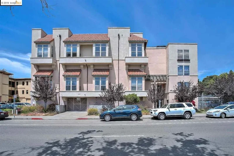 426 27th St. #105B, Oakland, CA 94612
