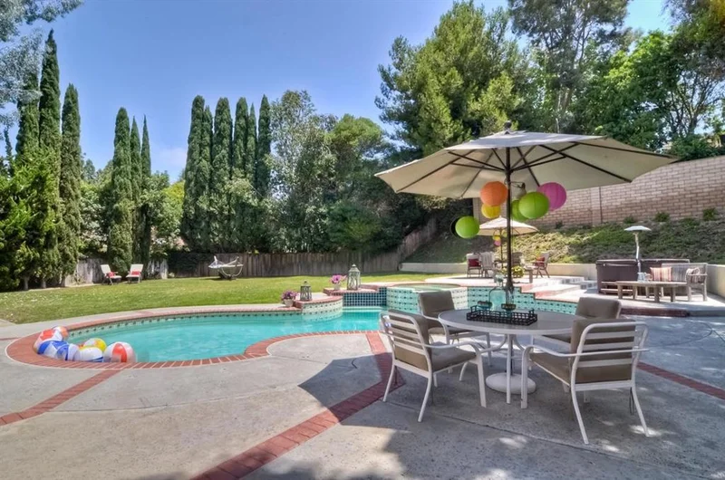 7722 Rocio St., Carlsbad, CA 92009