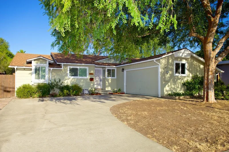1133 Hardin, El Cajon, CA 92020