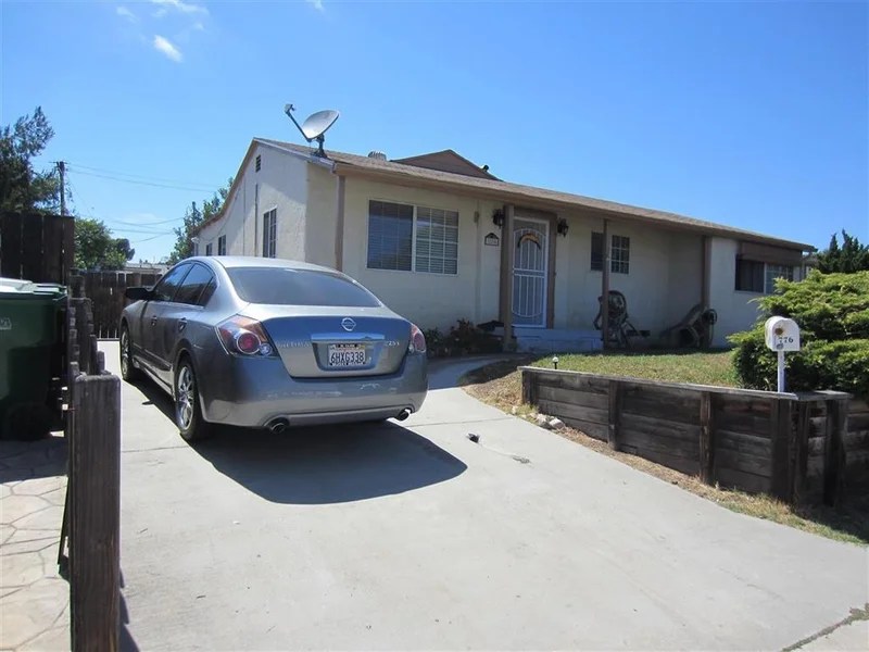 776 Pierce, El Cajon, CA 92020