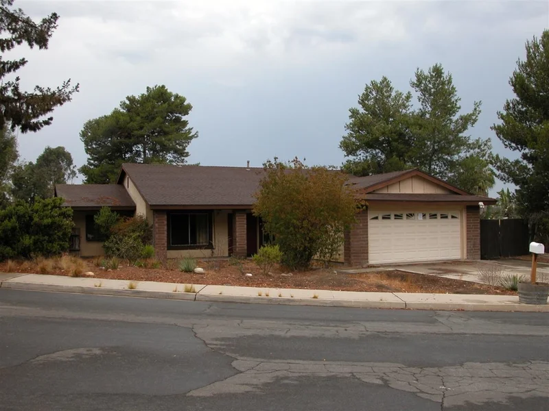 512 Palmbark, Vista, CA 92083