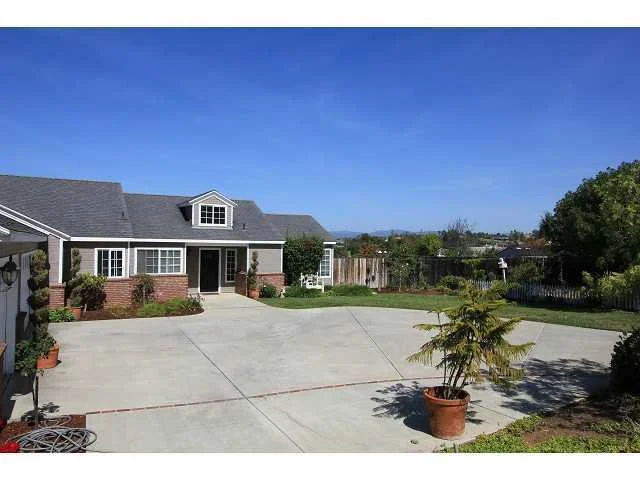 2263 Crest Hill Lane, Fallbrook, CA 92028