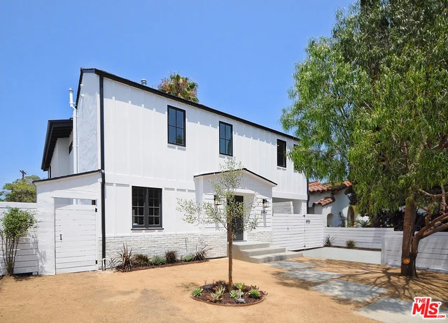 8957 Gibson, Los Angeles, CA 90034
