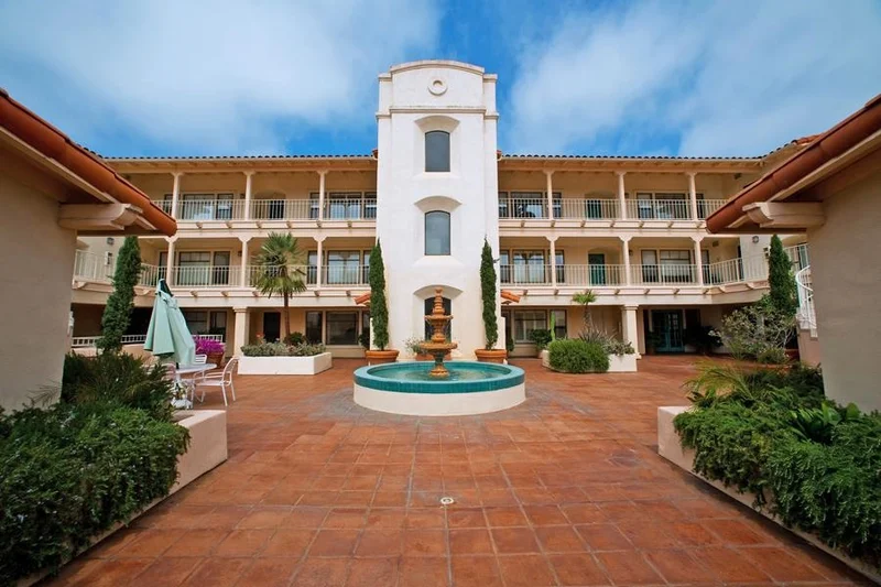 7757 Eads Ave. #B5, La Jolla, CA 92037