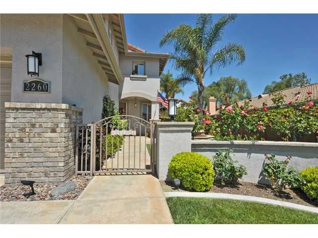 2260 Rock View Glen, Escondido, CA 92026