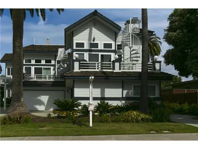 302 Hemlock Avenue #B, Carlsbad, CA 92008