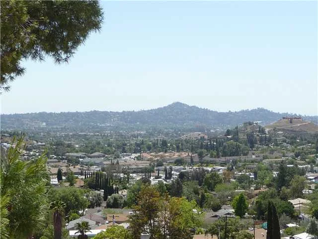 12341 Winter Gardens Drive, Lakeside, CA 92040