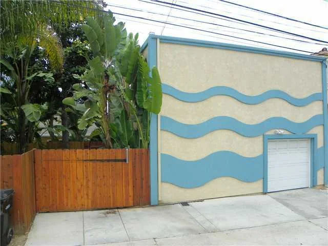 862 Agate Street, San Diego, CA 92109
