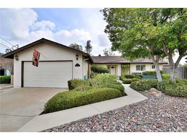 8661 Willow Terrace, Santee, CA 92071