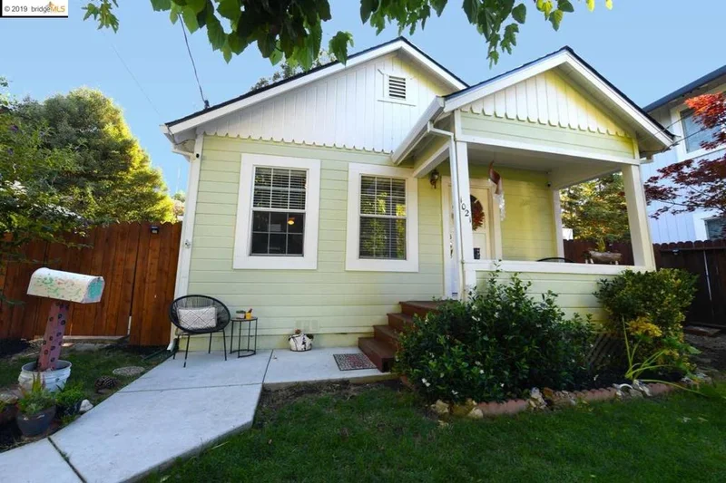 1021 Vine Ave, Martinez, CA 94553