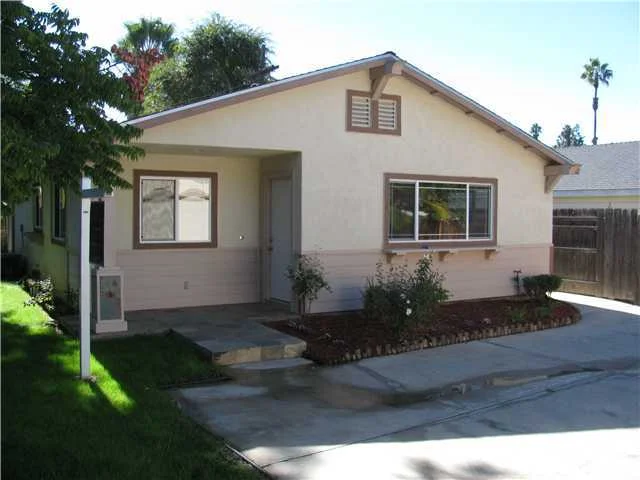 1128 Juniper Street, Escondido, CA 92025