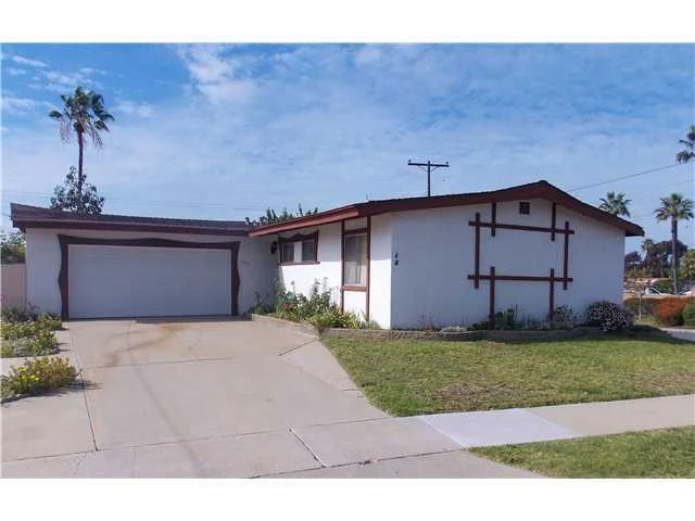 4286 Lochlomond Street, San Diego, CA 92111