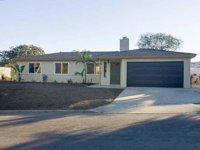 1014 Hackamore Road, Vista, CA 92083