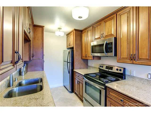 8532 Via Mallorca #E, La Jolla, CA 92037