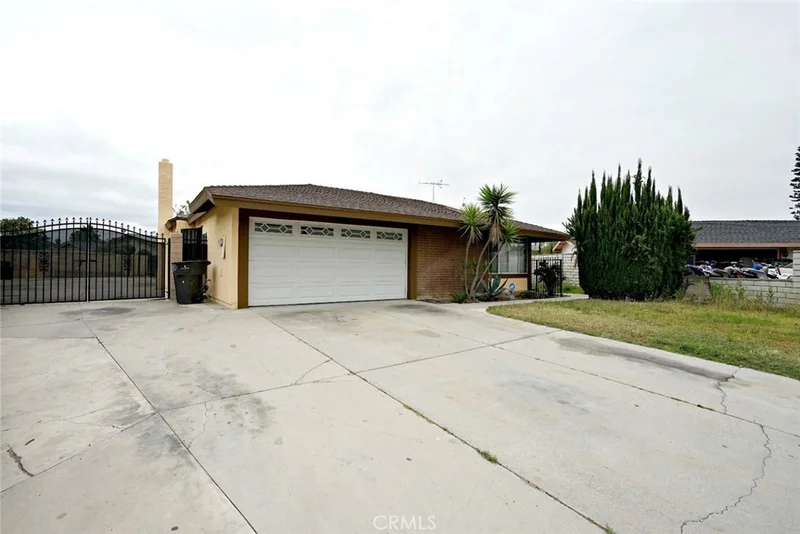 10390 Brookway, Riverside, CA 92505