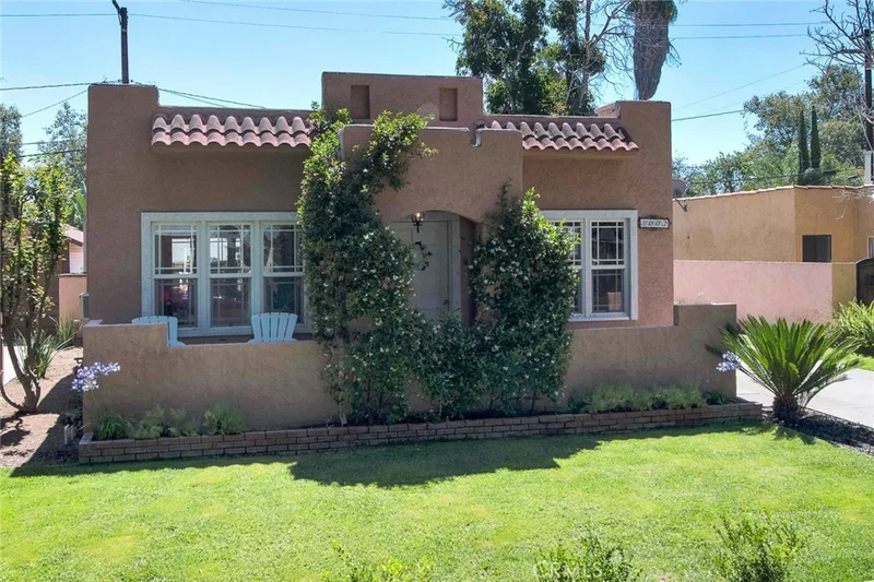 1007 Lowell, Santa Ana, CA 92703