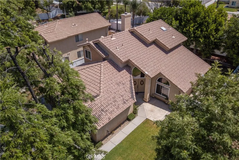 7895 Valencia, Highland, CA 92346