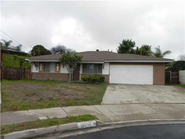 2242 Edgewood Place, Oceanside, CA 92054