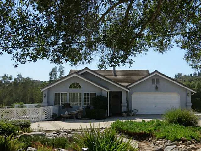 2262 Gird Road, Fallbrook, CA 92028