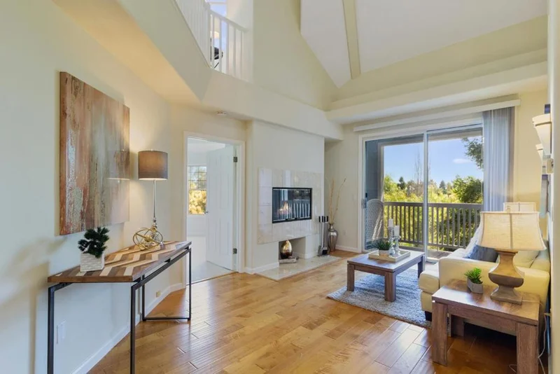 903 Sunrose #305, Sunnyvale, CA 94086