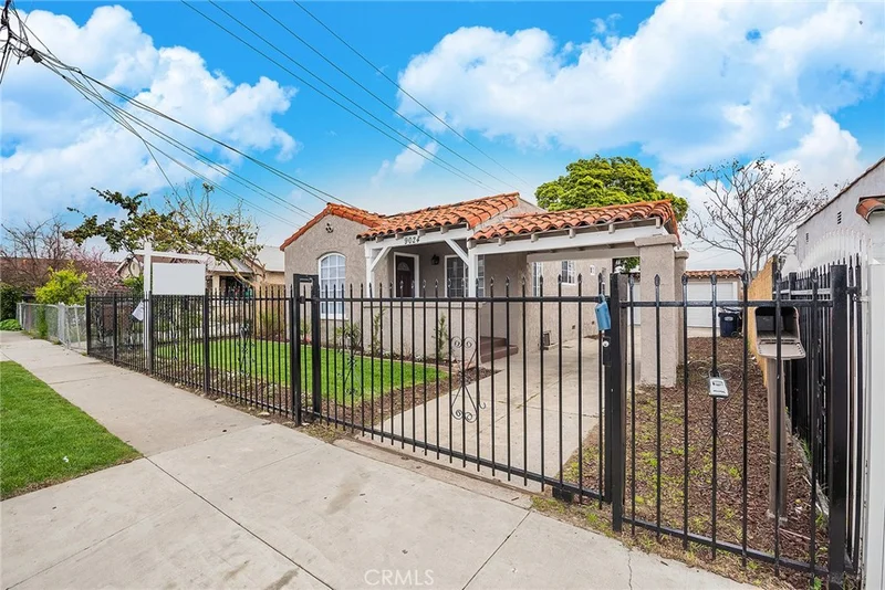 9024 Budlong, Los Angeles, CA 90044