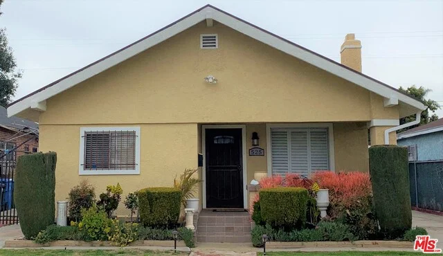 525 105th, Los Angeles, CA 90044