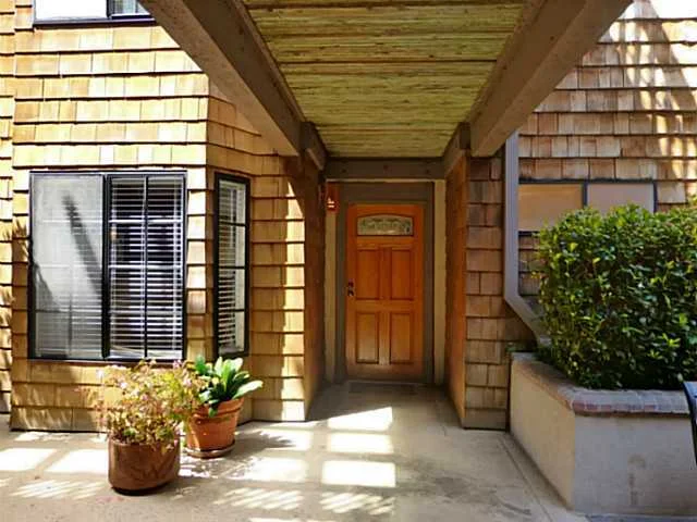 8880 Villa La Jolla Drive #104, La Jolla, CA 92037