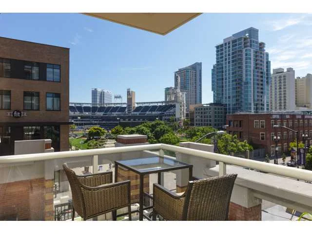 427 9th Avenue #303, San Diego, CA 92101