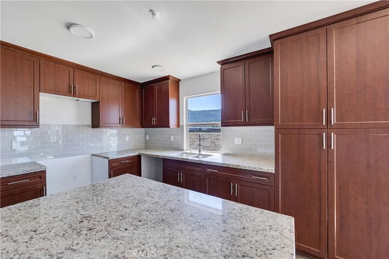 90 Main, Piru, CA 93040