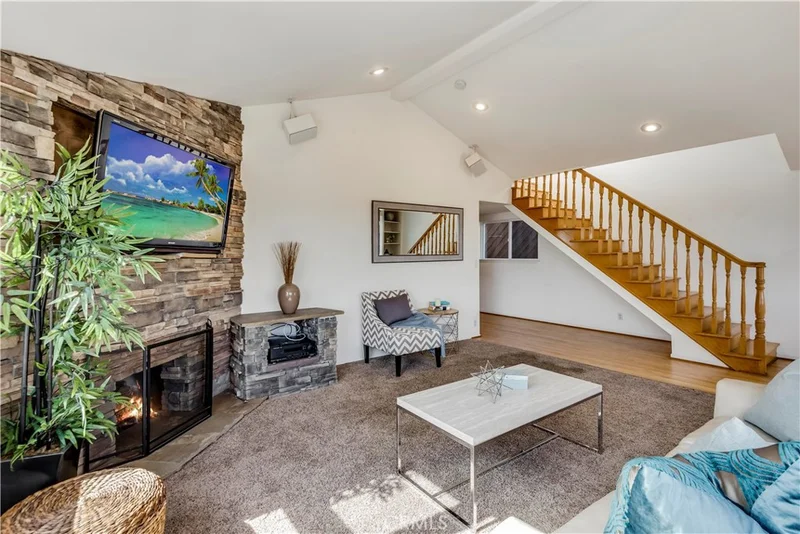 429 35th Street, Manhattan Beach, CA 90266