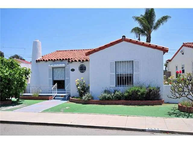 4555 44th Street, San Diego, CA 92115