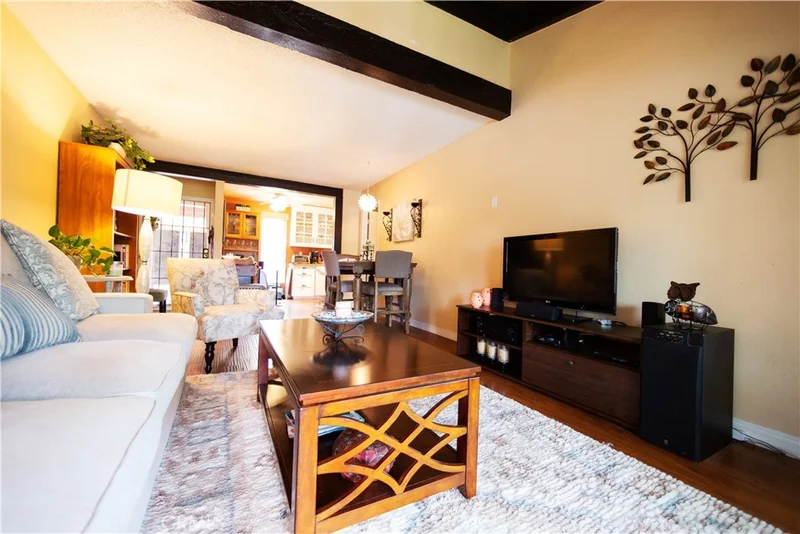 1010 Macarthur #16, Santa Ana, CA 92707