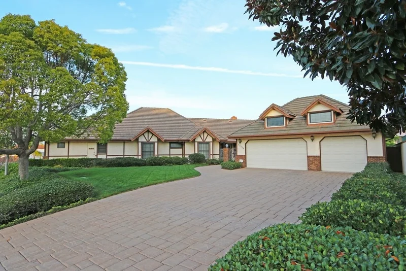 12230 Fairway Pointe Row, San Diego, CA 92128